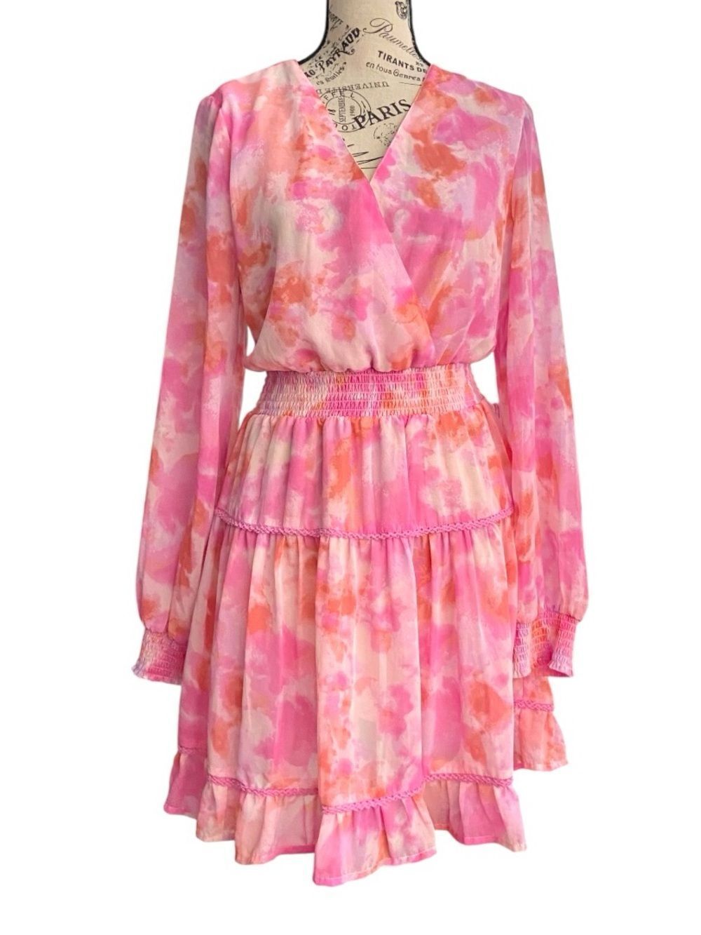 Japna Pink Watercolor V-neck Long Sleeve Tiered Mini Dress in Size XL